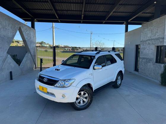 TOYOTA HILUX SW4 3.0 SRV 4X4 16V TURBO INTERCOOLER DIESEL 4P AUTOMÁTICO